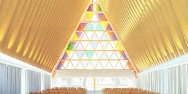 Una iglesia de cartón, reciclado de emergencia.