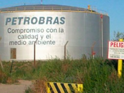 Parece que la energía se les acabó. Clausuraron a Petrobras