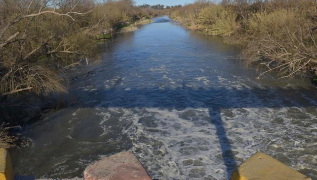 Denunciaron al intendente de Córdoba por contaminantes cloacales