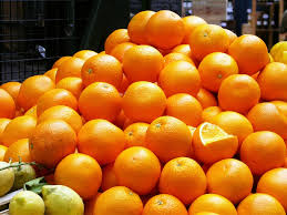 Con la piel de naranja hacen plástico biodegradable