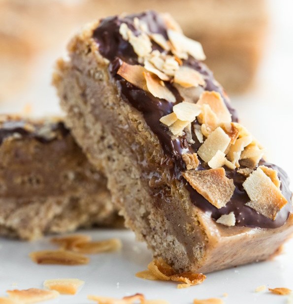 Barritas de almendras, coco y chocolate