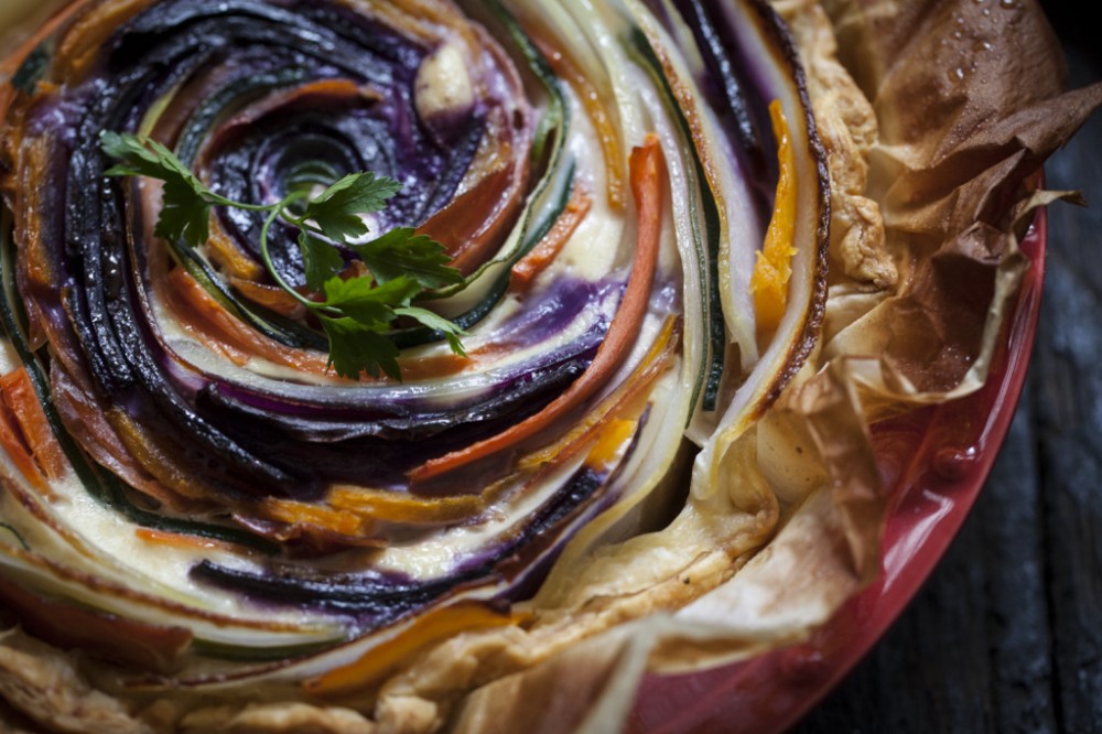 Tarta de vegetales multicolor