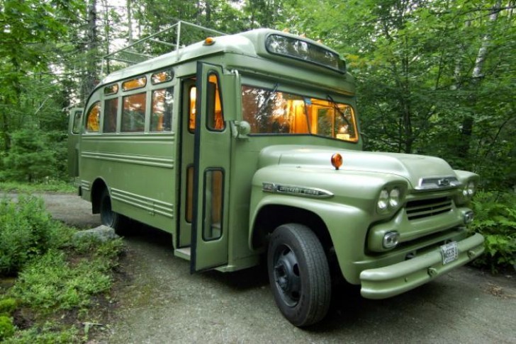 Madeover Maine Bus: casa ambulante verde