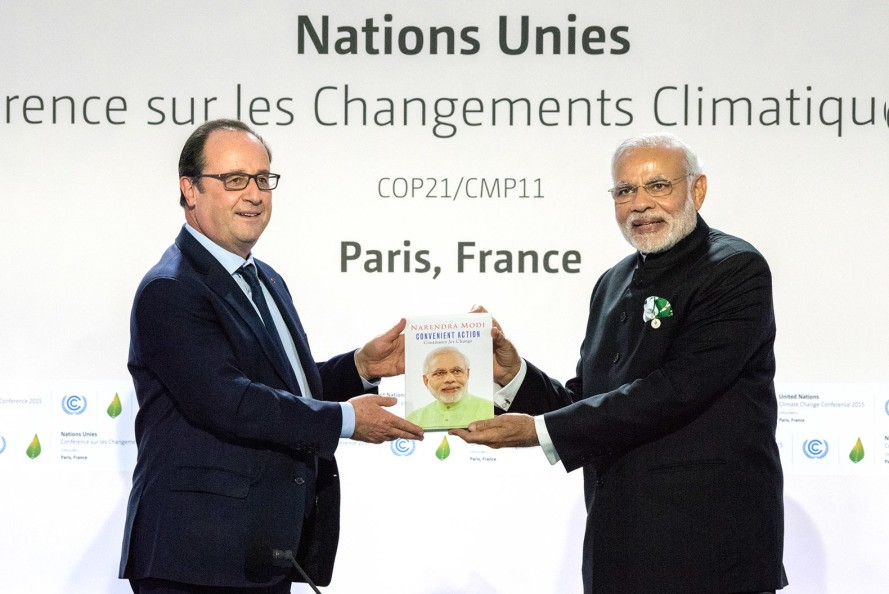 195 países votan para adoptar un acuerdo sobre el clima histórico en COP21