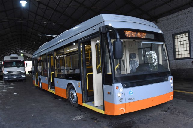 Rosario presenta trolebuses eléctricos