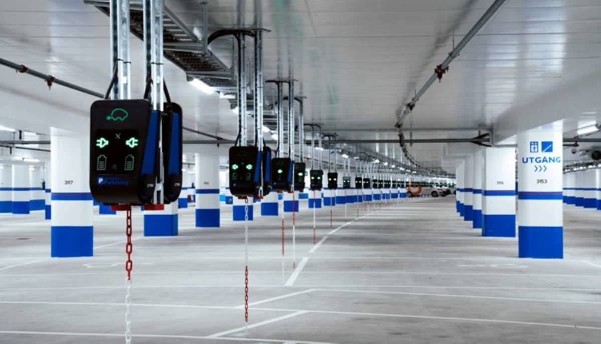 Suecia: parking de coches eléctricos más grande de Europa con 1.000 puntos de recarga