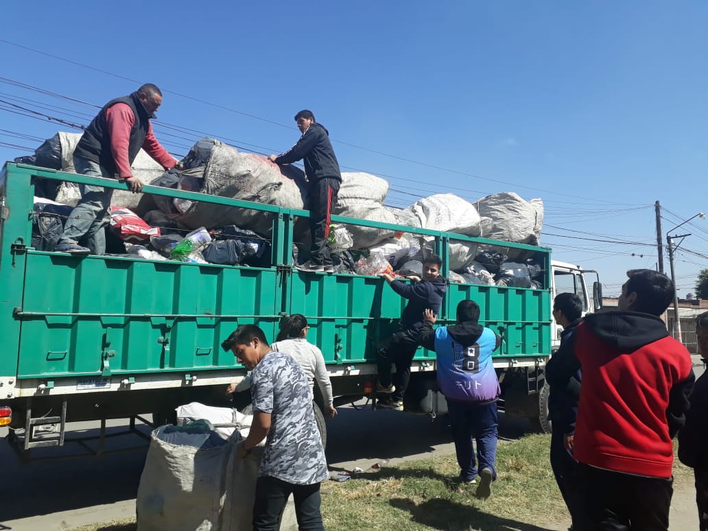 ELLOS ESTÁN «RECICLANDO VIDA»
