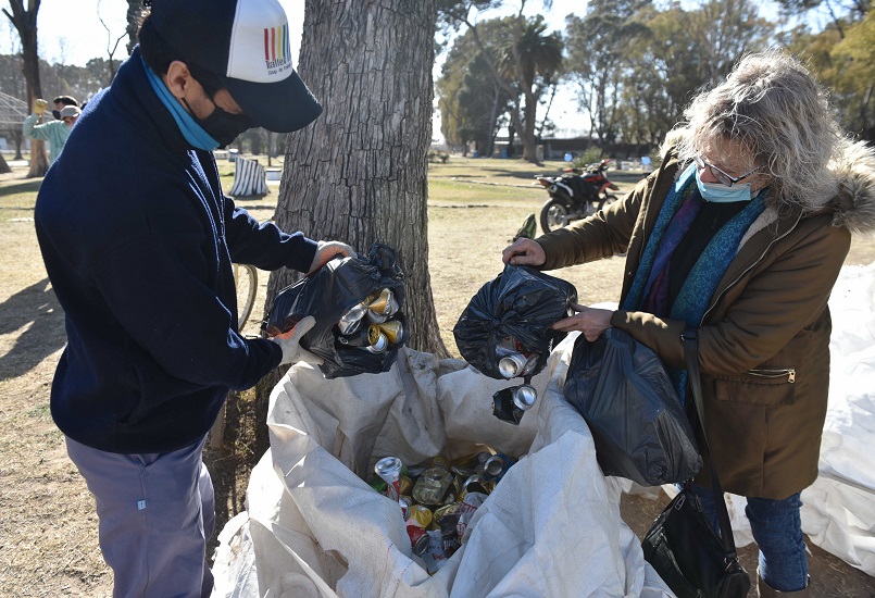 Otro sábado de ecocanje en Bahía Blanca