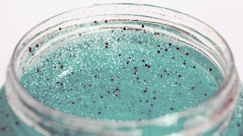 Senado hizo ley la prohibición de productos cosméticos con microperlas de plástico